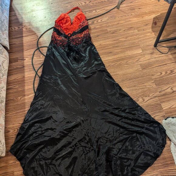 Prom dress - Picture 4 of 5